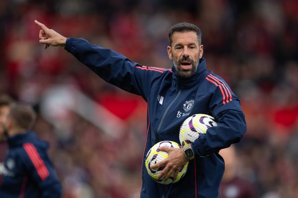Tôi đã đưa Ruud van Nistelrooy tới Manchester United – anh ấy sẽ rất phù hợp với vai trò huấn luyện viên – Manchester Evening News