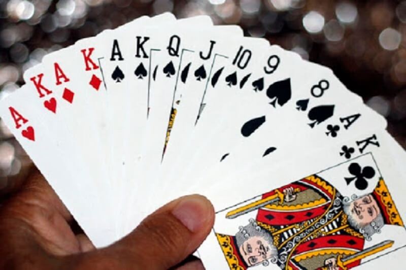Khan Win trong Thirteen là gì? Các loại Win phổ biến trong Thirteen