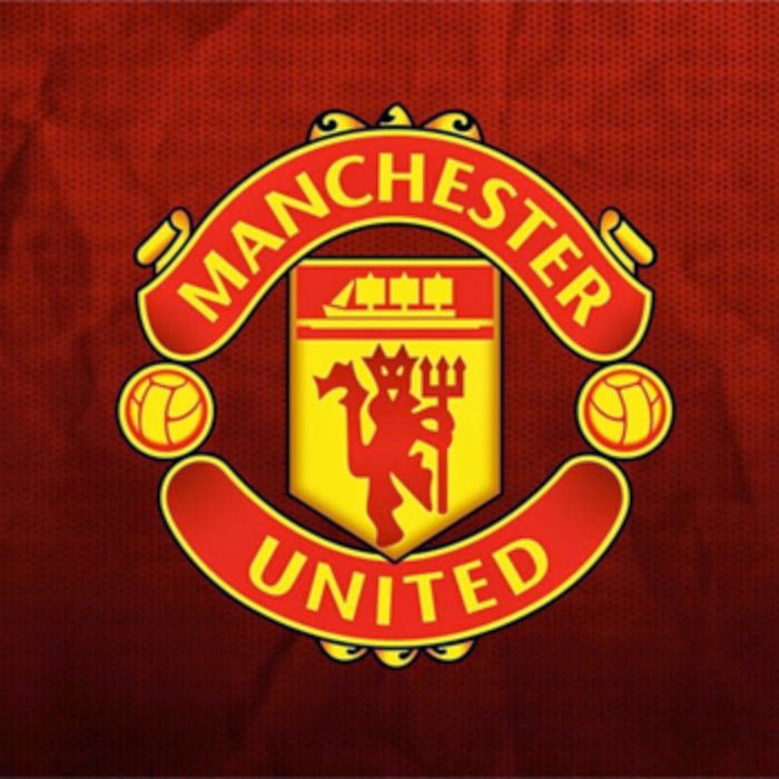 Khám phá logo của Manchester United qua các thời đại - Rubee
