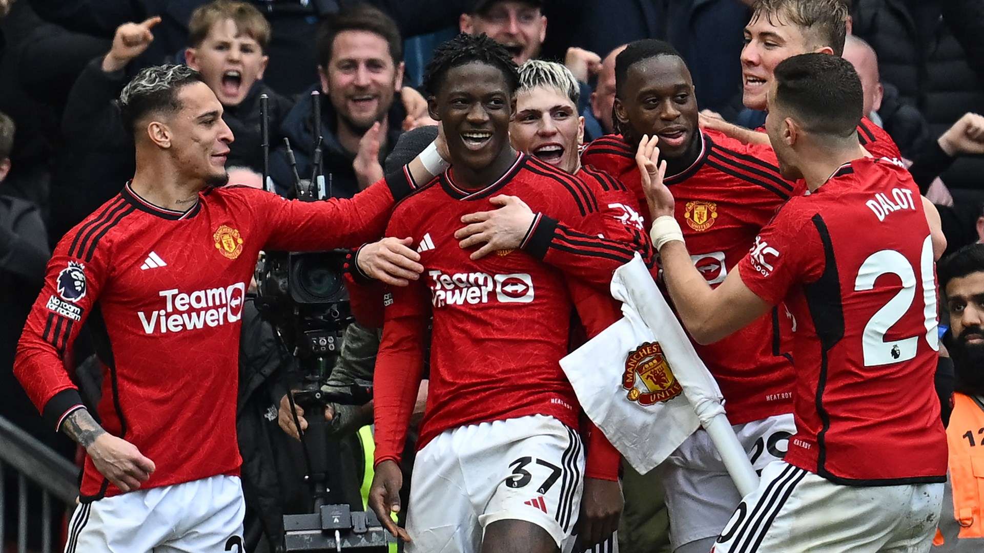 Tại sao nhiều đội bóng đá Anh lại có chữ 'United' trong tên của họ? Manchester United ra đời như thế nào? | Goal.com Việt Nam