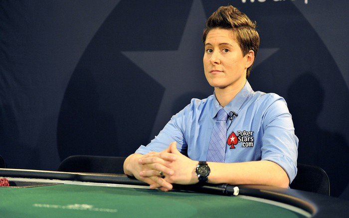 Cô gái 33 tuổi chơi bài poker giỏi nhất thế giới về làm việc cho quỹ đầu cơ