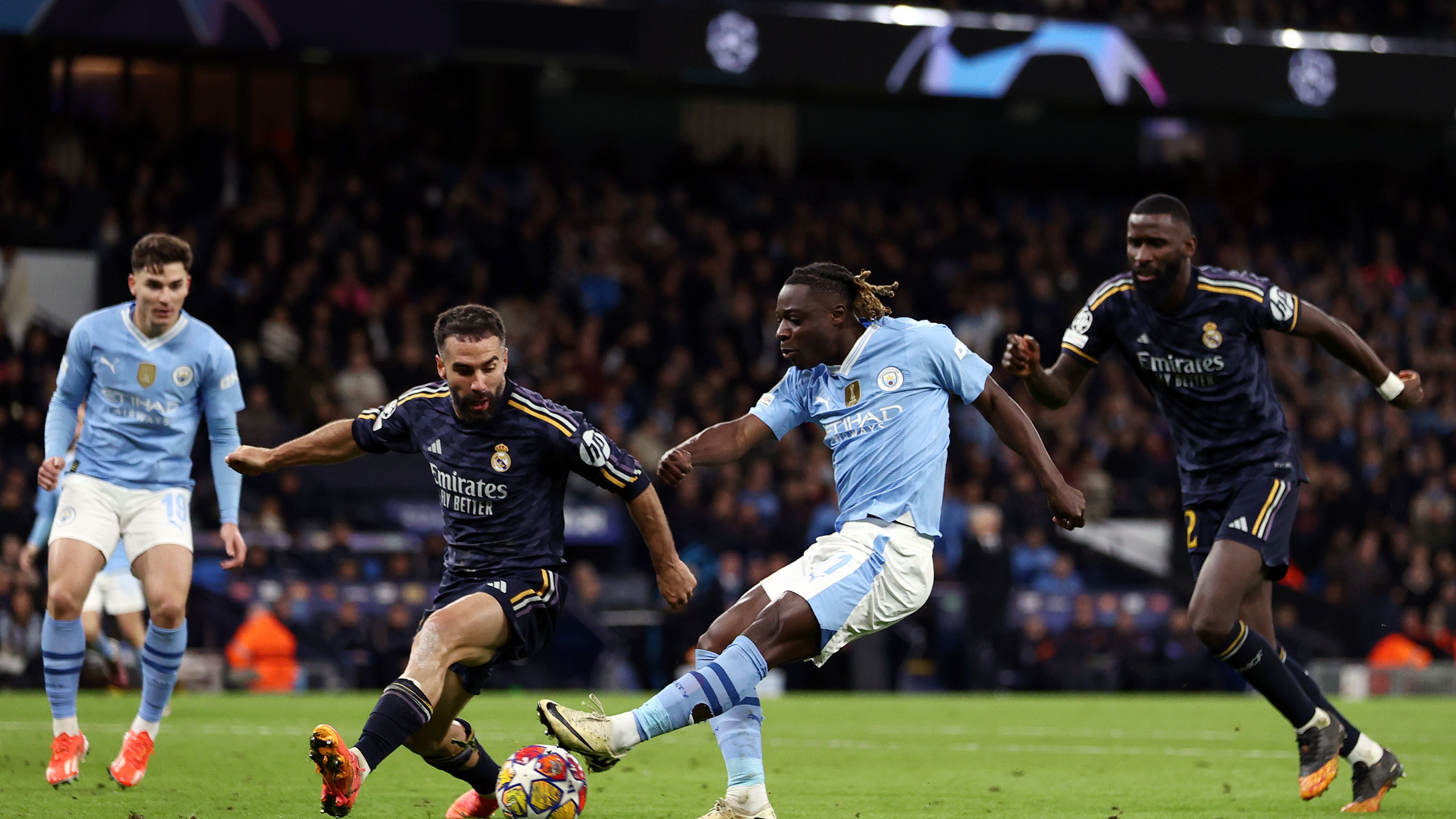 Luật bàn thắng sân khách là gì? Tại sao UEFA bỏ Luật bàn thắng sân khách khỏi Champions League & Europa League? | Goal.com Việt Nam