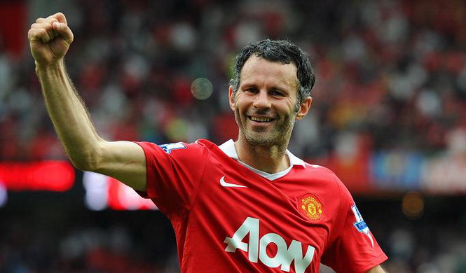 Ryan Giggs tiếp tục đi vào lịch sử của Premier League