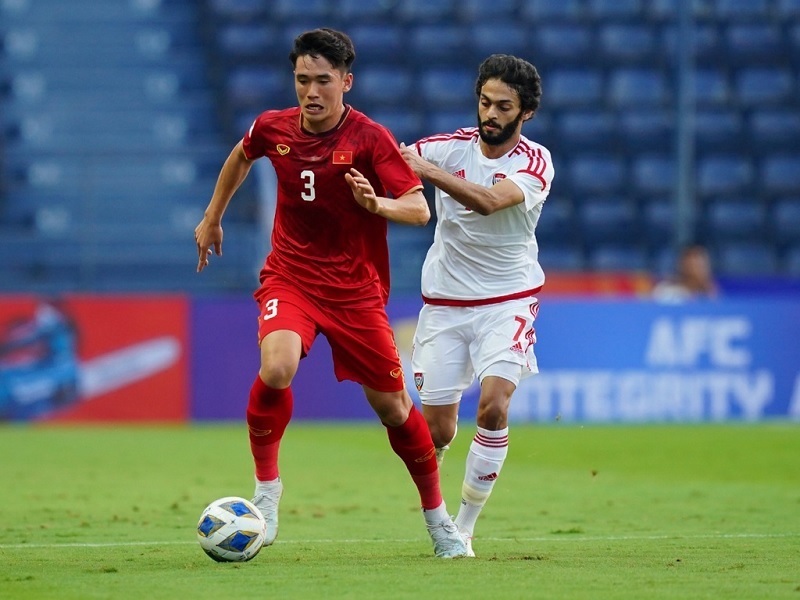 Bật mí cách đá hậu vệ sân 11 người hiệu quả nhất