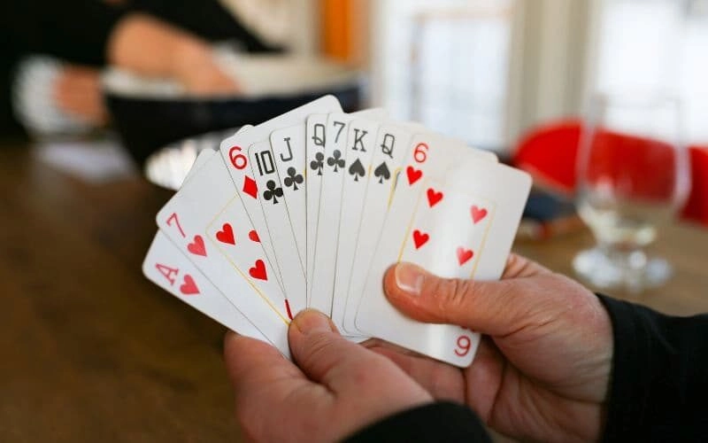 Cóng bài là gì trong tiến lên